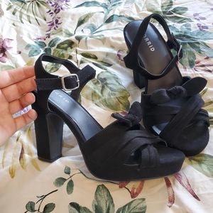 Black Bow Heels 👠